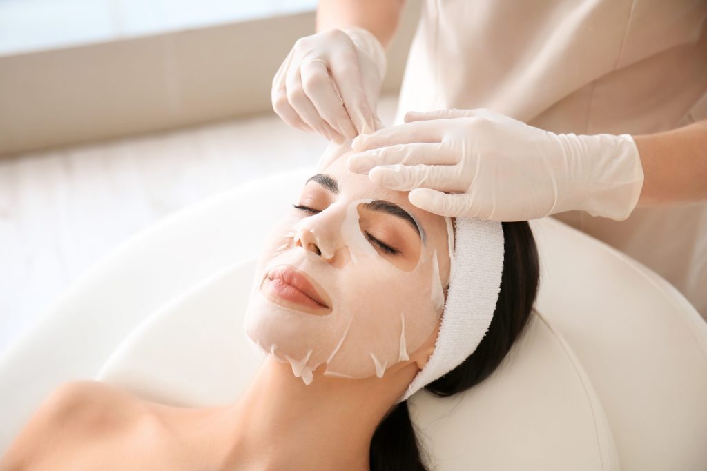 آیا می‌دانید چگونه در خانه فیشیال صورت انجام می‌دهند؟